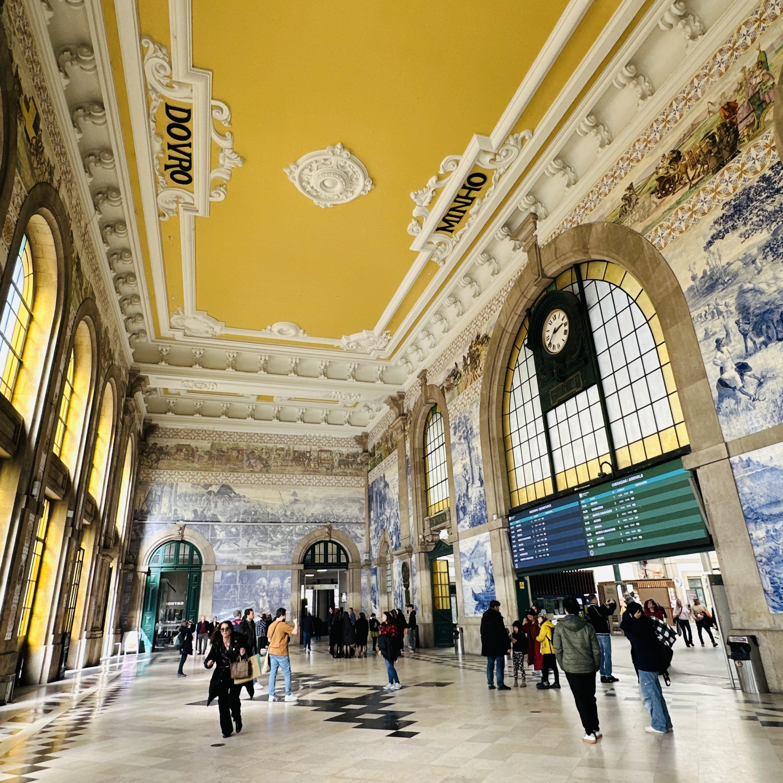 São Bento Railway Station